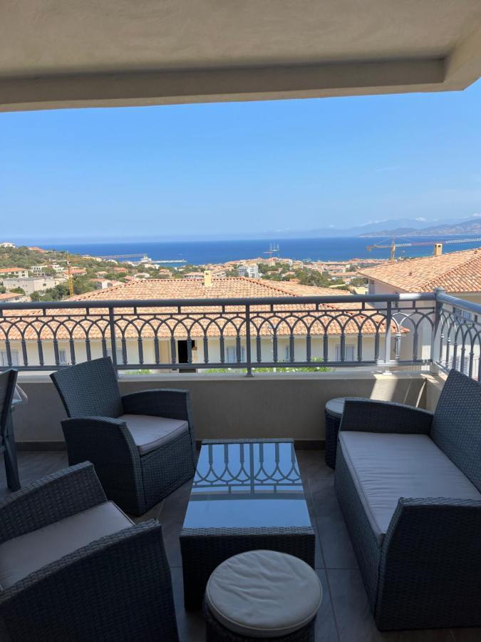 Appart Avec Terrasse Vue Sur Mer Exceptionnelle LʼÎle-Rousse Esterno foto